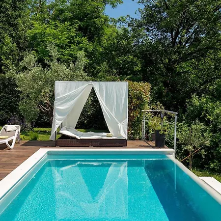 Case de vacanță Lina